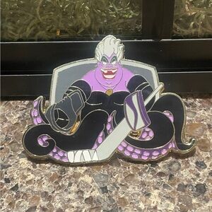 Disney Ursula as hockey player pin Limited edition 500